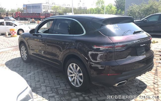 2019款保时捷卡宴3.0T美规版 19轮/全景/金属漆现车84万