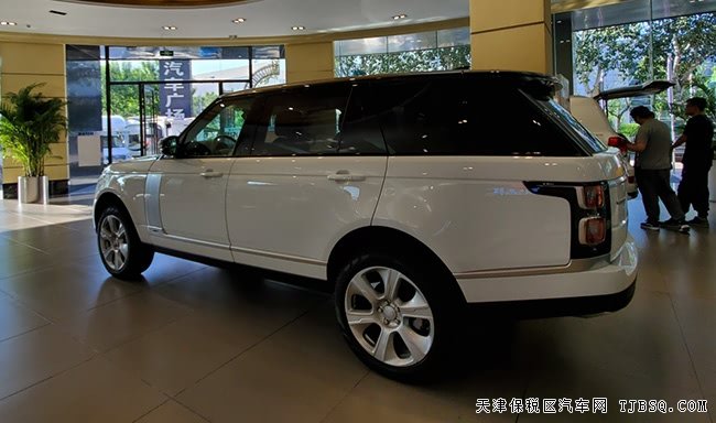 19款路虎揽胜3.0T柴油加长版 21轮/全景/雷测现车123万