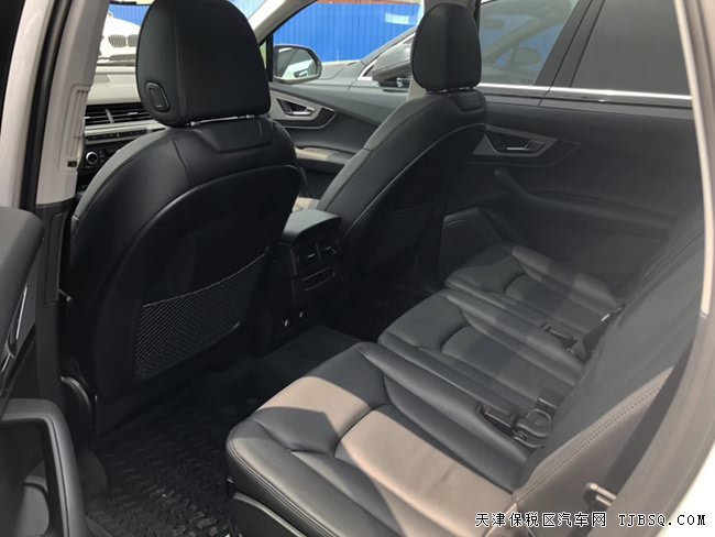 平行进口18款奥迪Q7加规版 7座/全景天窗/19轮现车58万