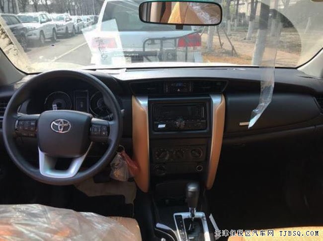 2019款丰田穿越者2700中东版 3气囊/7座/17轮现车27.4万