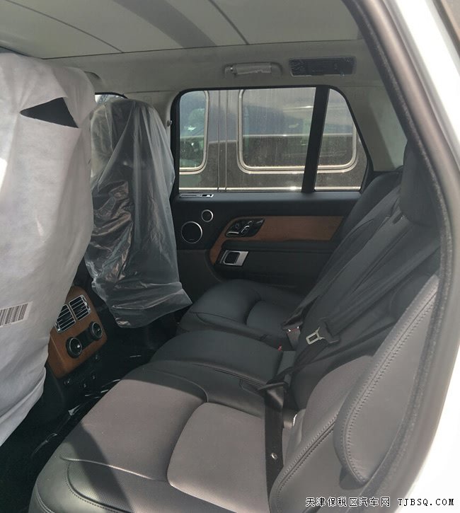 19款路虎揽胜3.0T柴油创世版 21轮/300PA座椅现车122万