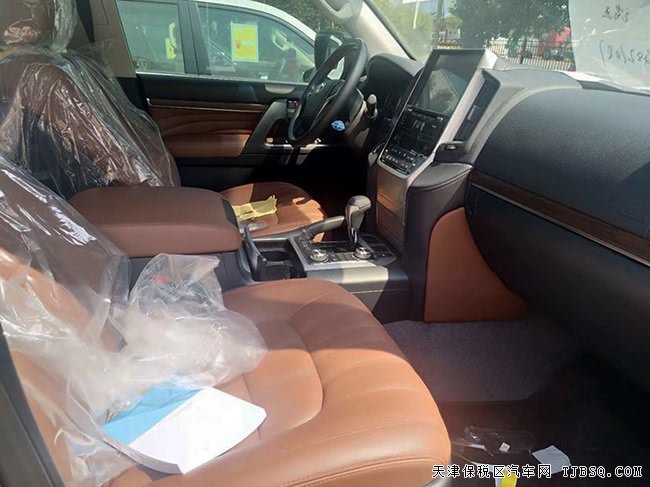 2019款丰田酷路泽4500中东版黑金刚 17轮/天窗现车135万