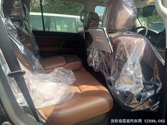 2019款丰田酷路泽4500中东版黑金刚 17轮/天窗现车135万