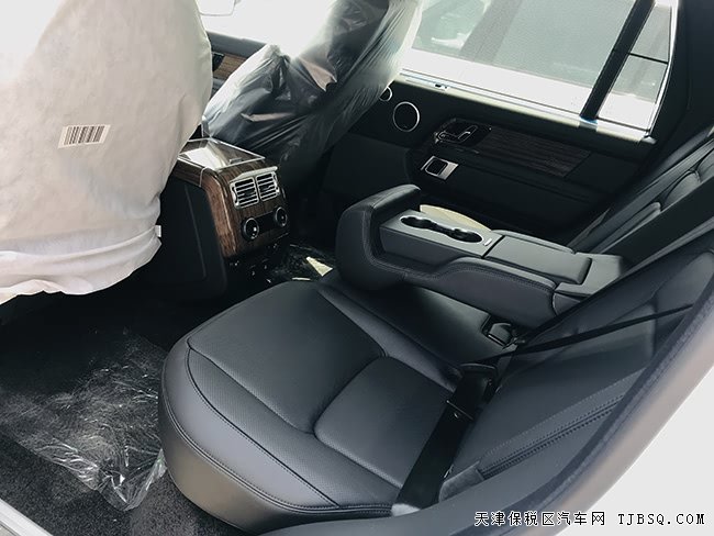 2019款路虎揽胜3.0T汽油加长版 20轮/固定全景现车127万