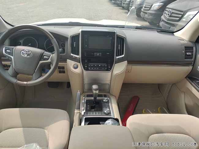 2019款丰田酷路泽5700中东版 18轮/气泵/天窗现车98.8万