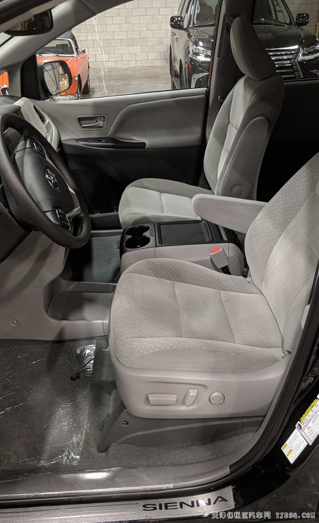 2020款丰田塞纳3.5L四驱版 18轮/雷测/双电动门现车49万