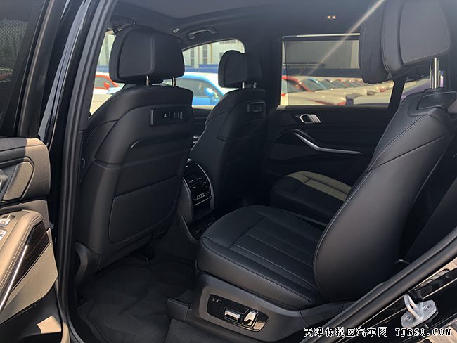 2019款宝马X7加规版 全景/M运动包/大豪华包现车106.8万