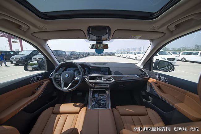 19款宝马X5中东版 19轮/LED大灯/全景天窗现车70万钜惠