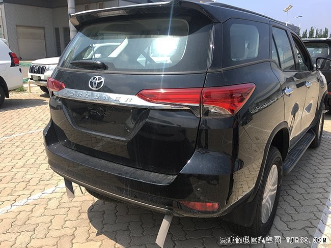 2019款丰田穿越者2700中东版 3气囊/17轮/7座现车29.3万