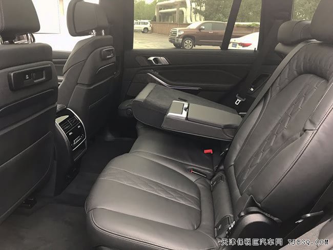 2019款宝马X7加规版 7座/金属漆/22轮/星空顶现车113万