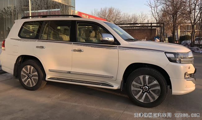 2019款丰田酷路泽4.0L中东版 平行进口现车乐享