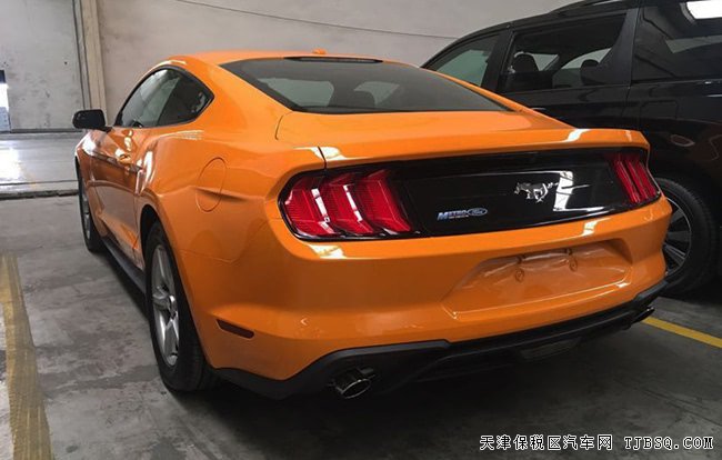 2019款福特野马2.3T加规版 经典跑车优惠酬宾