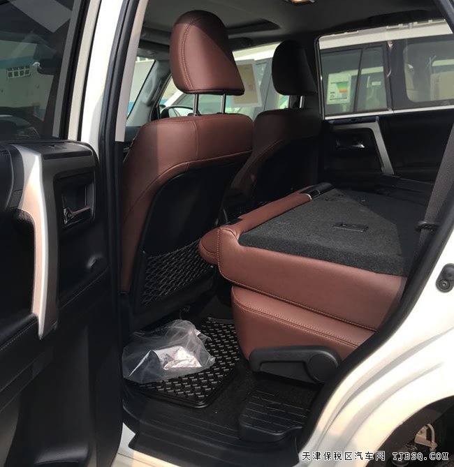 2019款丰田超霸4.0L加规版 20轮/JBL音响/七座现车55万