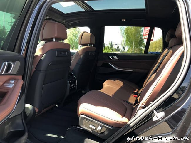 2019款宝马X7加规版 卓越豪华包/M运动包/哈曼现车111万