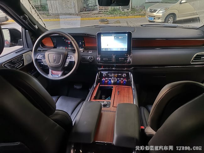 2019款林肯领航员3.5T加规版 保税区现车优惠起航