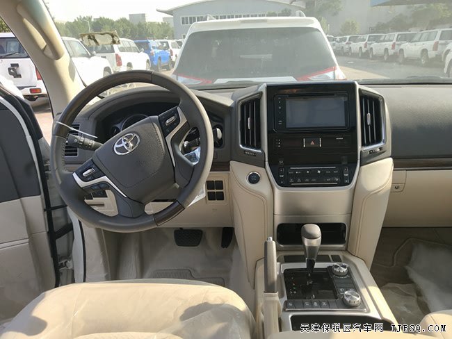 2019款丰田兰德酷路泽5700中东版 保税区优惠尊享