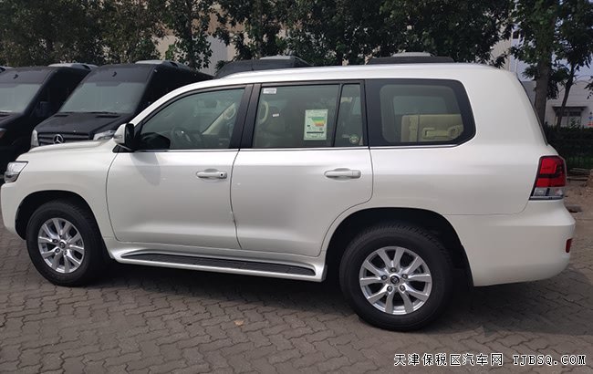 19款丰田酷路泽5700中东版 12气囊/18轮/天窗现车101万