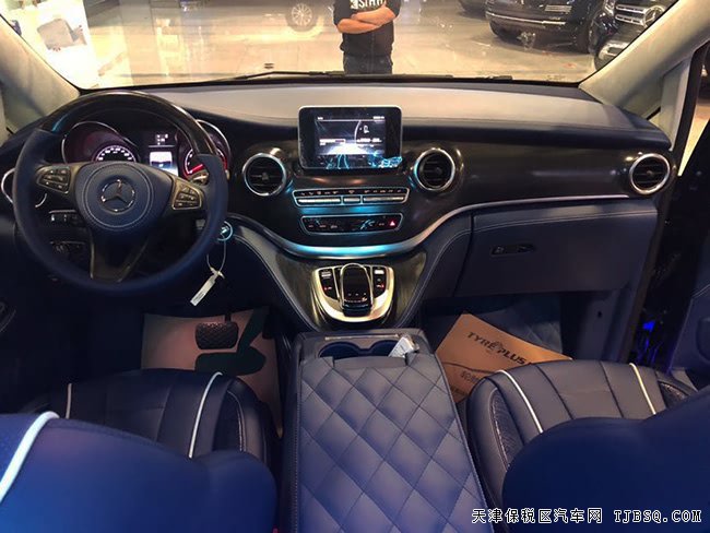 19款奔驰V250中东版 17多辐轮/航空座椅/小桌板现车61万