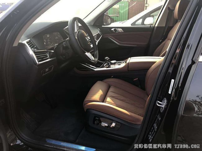 2019款宝马X7墨西哥版 全景天窗/七座/21轮现车99万劲惠