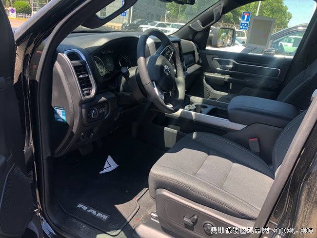 19款道奇公羊5.7L加规版 灯光包/二级包/全景现车39.6万