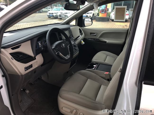 平行进口20款丰田塞纳3.5L两驱XLE版 港口现车46万优享