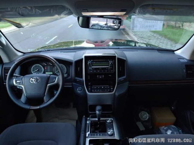 2019款丰田酷路泽4500中东版 8气囊/KDSS/天窗现车114万