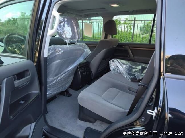 2019款丰田酷路泽4500中东版 8气囊/KDSS/天窗现车114万