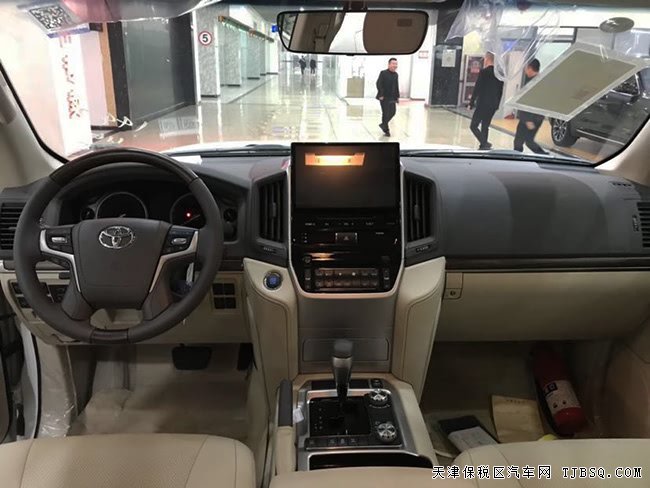 2019款丰田酷路泽4000中东版 4.0L现车优惠尊享