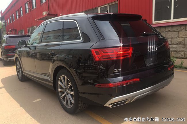 2019款奥迪Q7加规版 20轮/环影/动态包/驾辅包现车69万