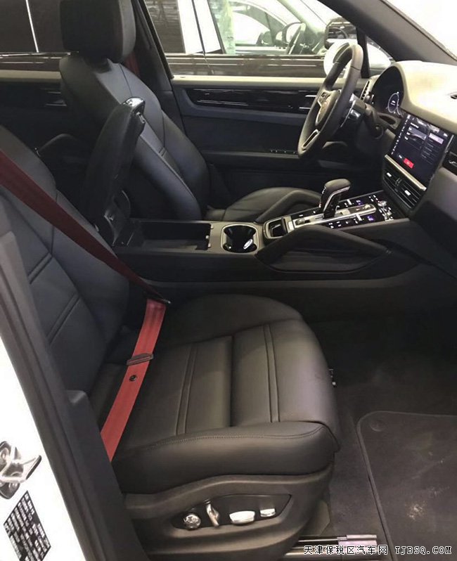 2019款保时捷卡宴3.0T加规版 大豪华包/21RS轮现车88万