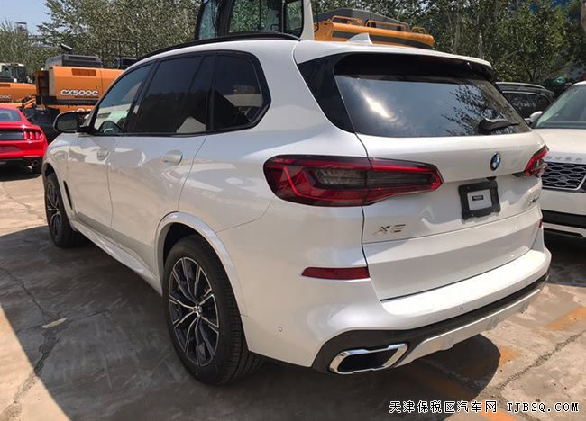 2019款宝马X5M加规版 大豪华包/M运动包/全景现车75万