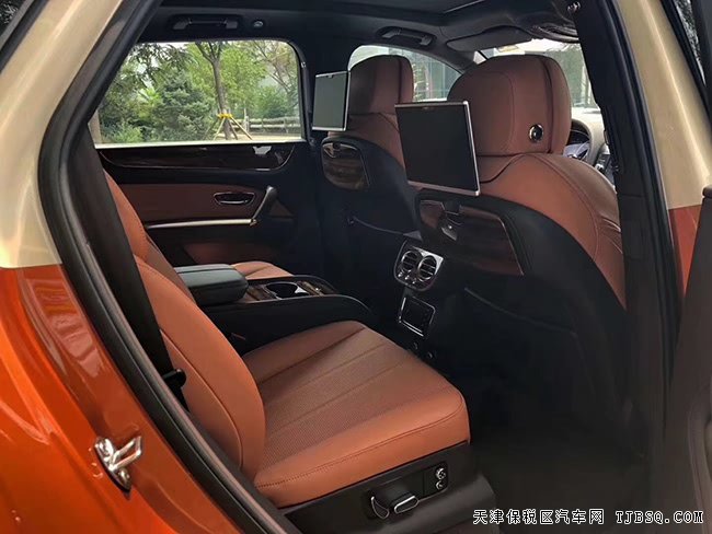 19款宾利添越4.0T汽油版 22轮/小桌板/旅行包现车335万