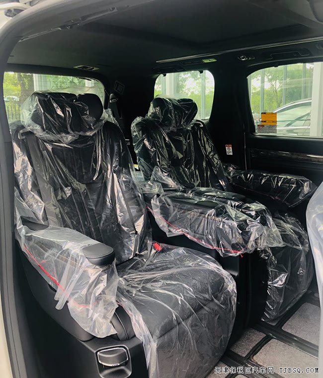 19款丰田埃尔法3.5L两驱顶配版 18轮/双天窗现车104万