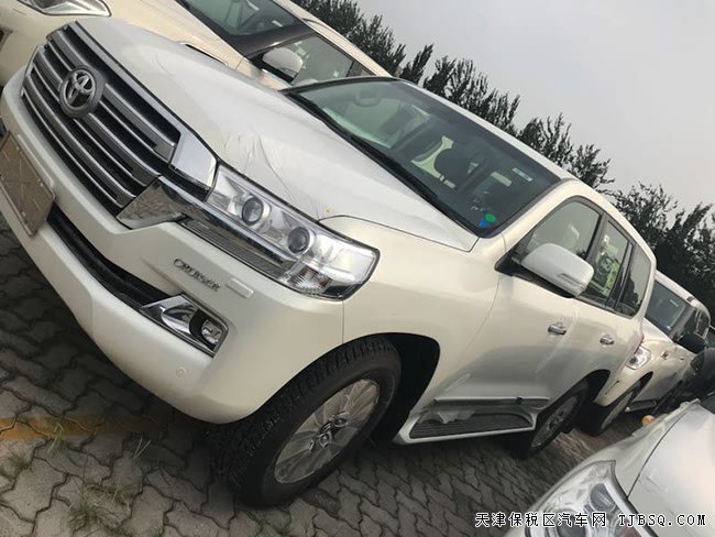 19款丰田酷路泽4500柴油中东版 7座/18轮/天窗现车102万