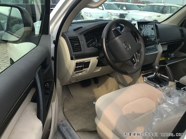 19款丰田酷路泽4500柴油中东版 7座/18轮/天窗现车102万