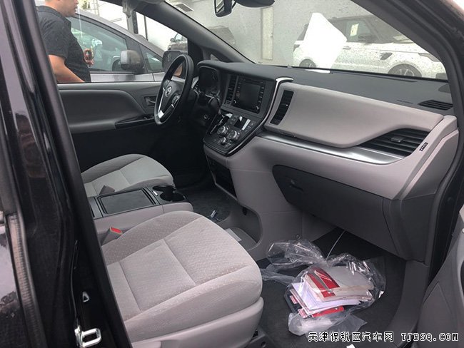 2019款丰田塞纳3.5L两驱版LE 17轮/雷达测距现车42.3万