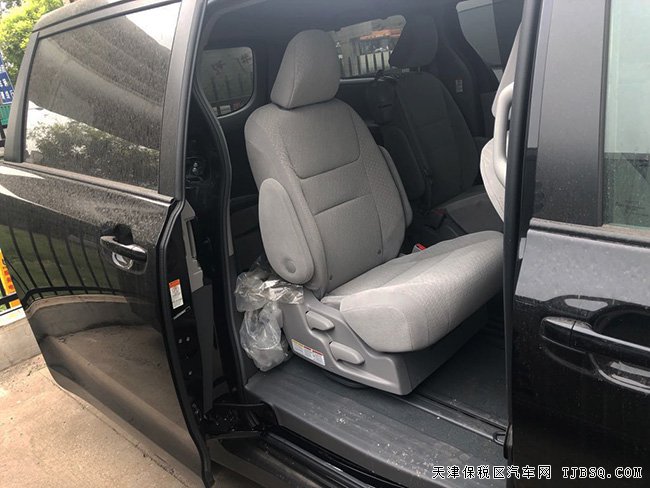 2019款丰田塞纳3.5L两驱版LE 17轮/雷达测距现车42.3万