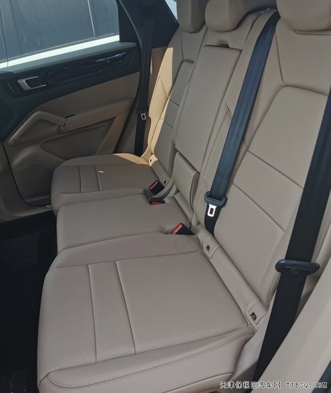 2019款保时捷卡宴3.0T美规版 19轮/全景天窗现车81.5万