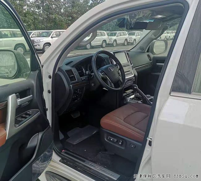 2019款丰田酷路泽5700中东版 GTS包围/20轮现车118.8万