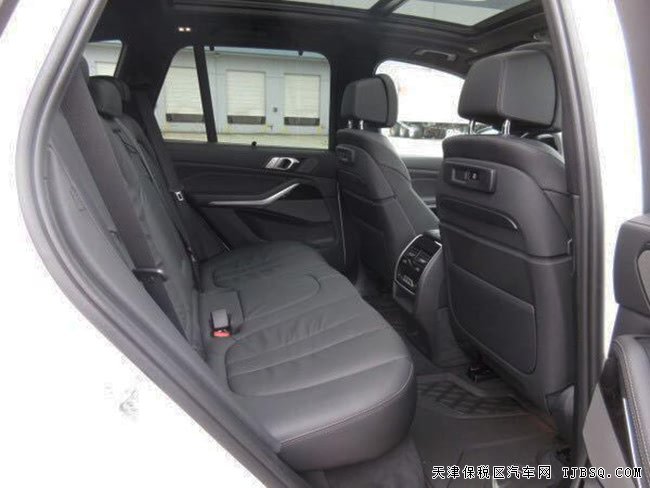 19款宝马X5加规版 20轮/金属漆/全景/大豪华包现车75万