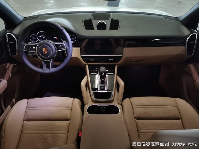 2019款保时捷卡宴加规版SUV 豪华包/20轮现车85万优享