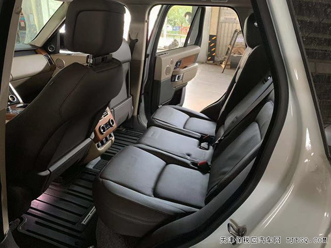 2019款路虎揽胜3.0T行政版 保税区现车优惠尊享