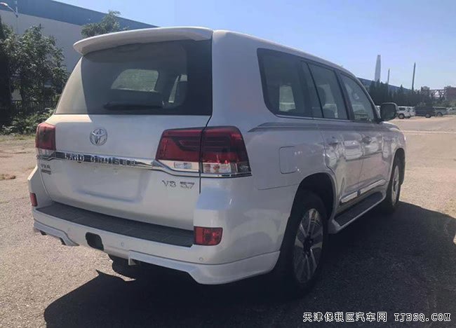 2019款丰田兰德酷路泽5700中东版 现车魅力呈现