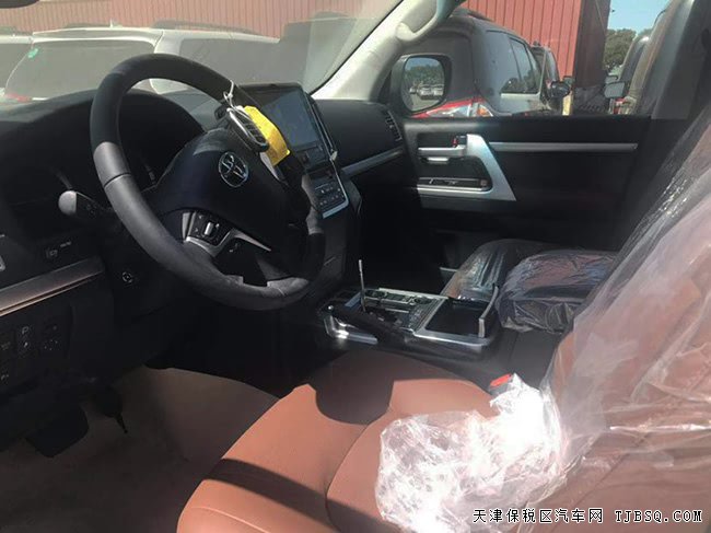 2019款丰田兰德酷路泽5700中东版 现车魅力呈现