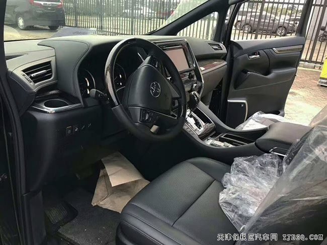 2019款丰田埃尔法3.5L两驱顶配版 18轮/双天窗现车103万