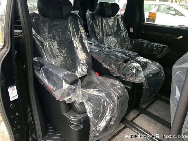 2019款丰田埃尔法3.5L两驱顶配版 18轮/双天窗现车103万