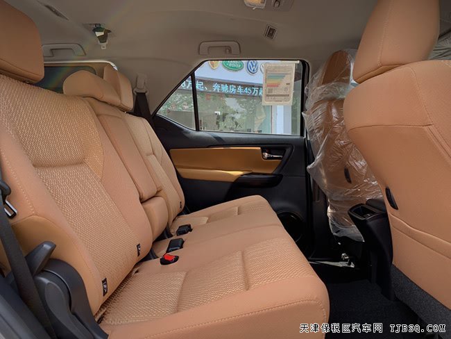 2019款丰田穿越者2700中东版 17铝轮/3气囊现车28.5万