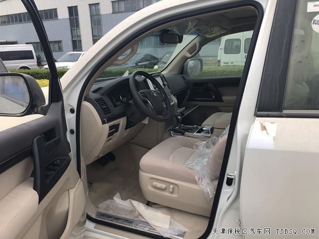 2019款丰田酷路泽4600中东版 遥启/天窗/18轮现车91.5万