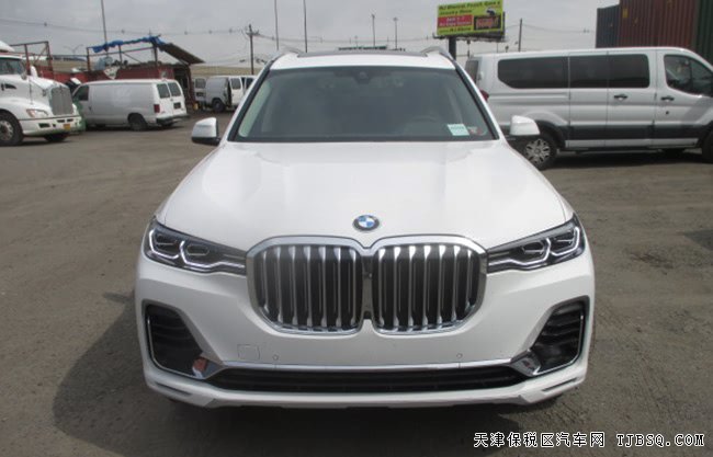 2019款宝马X7美规版 21轮/寒冷包/停车辅助包现车90万