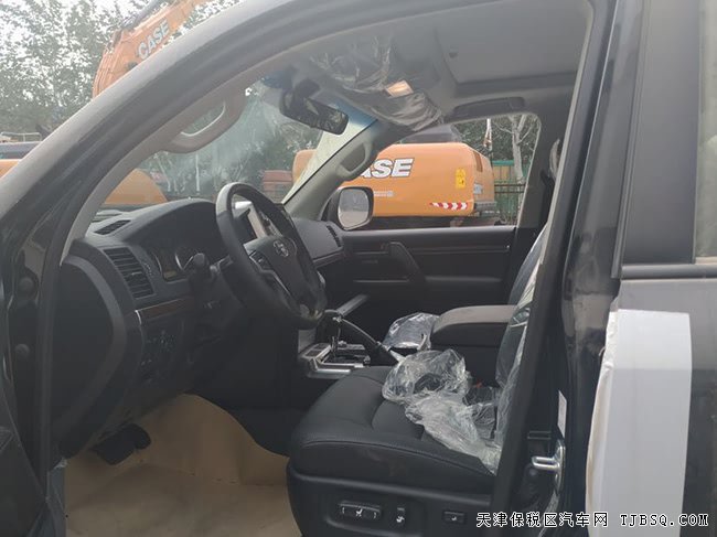 2019款丰田酷路泽4500中东版 真皮/18轮/天窗现车99.5万